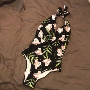 bathing suit from cupshe!!